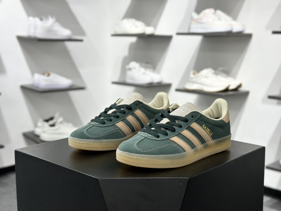 160 AD Gazelle Indoor Trainers 羚羊内训系列低帮复古百搭休闲运动德训风板鞋 Jh5402