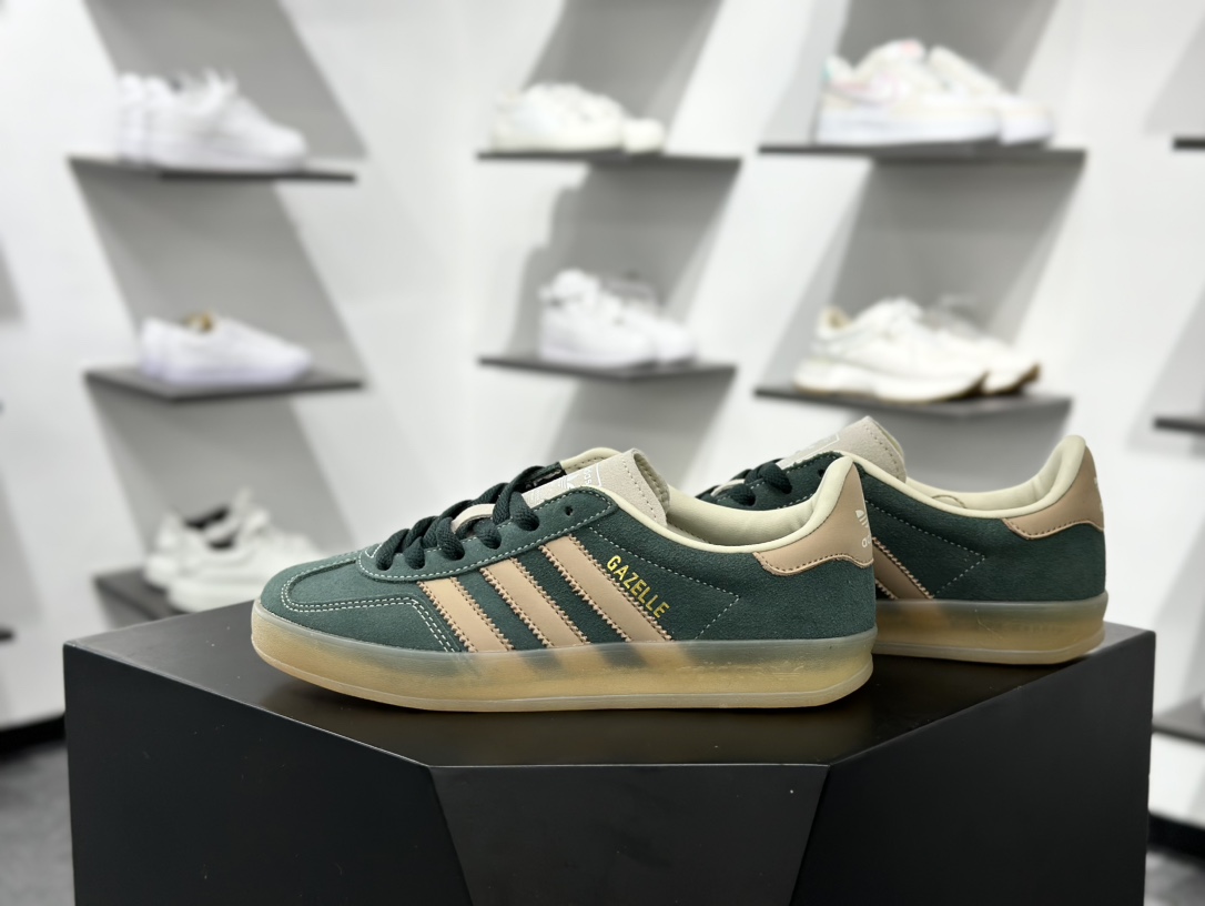 160 AD Gazelle Indoor Trainers 羚羊内训系列低帮复古百搭休闲运动德训风板鞋 Jh5402