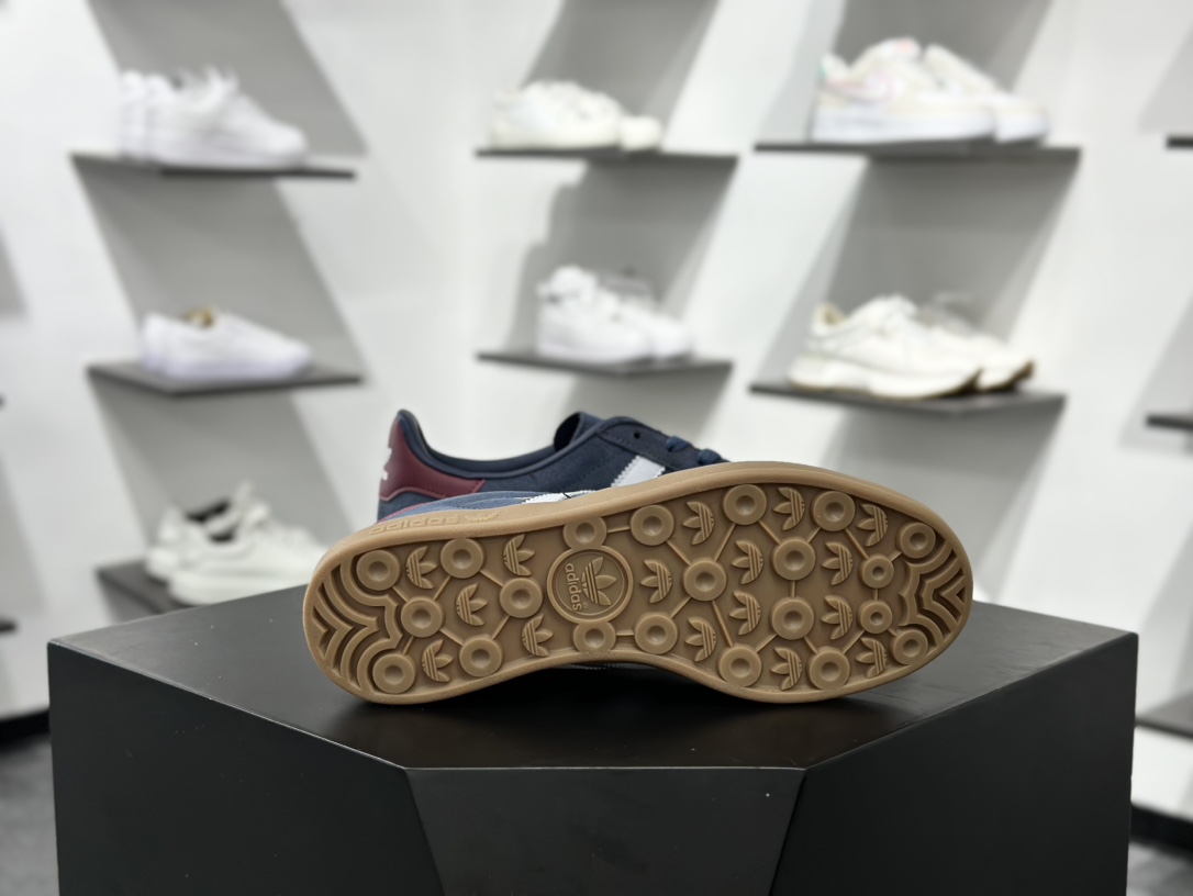 160 AD Gazelle Indoor Trainers 羚羊内训系列低帮复古百搭休闲运动德训风板鞋 JI3522