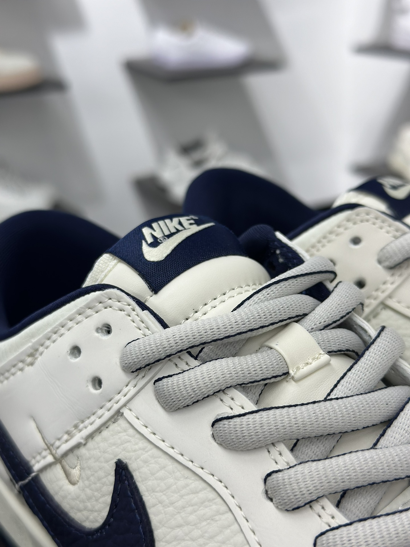 280 耐克Nike By You SB Dunk Low Retro SP 扣篮系列低帮滑板板鞋“米白浅灰四钩NIKE印标” SC9207-401