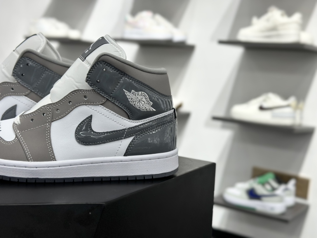 260  原装裸鞋级 市面最高工艺产物  Air Jordan 1 Mid白灰 纯原系列  HF3216-100