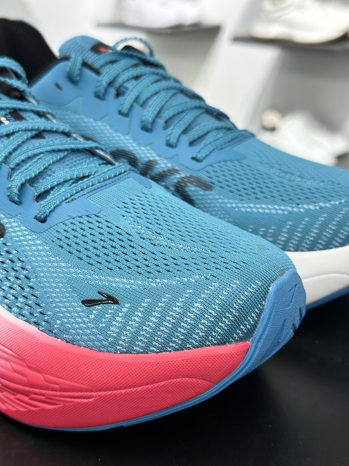 180 Brooks Hyperion Max 2 布鲁克斯 烈风2系列低帮透气缓震支撑休闲运动慢跑鞋  110434 1D 408