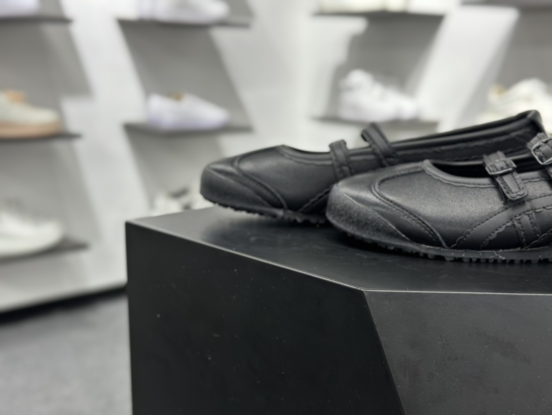 160 OnitsukaTiger 鬼冢虎 Mexico 66 Tgrs 芭蕾舞鞋 1182A660-001