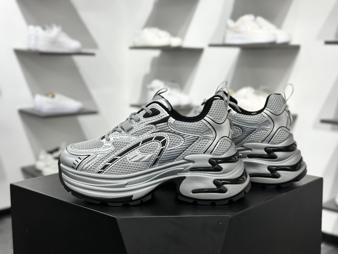 220 GG-CC Meaning Chunky Low 皓星系列低帮增高厚底休闲运动鞋“银黑” G24X8633B
