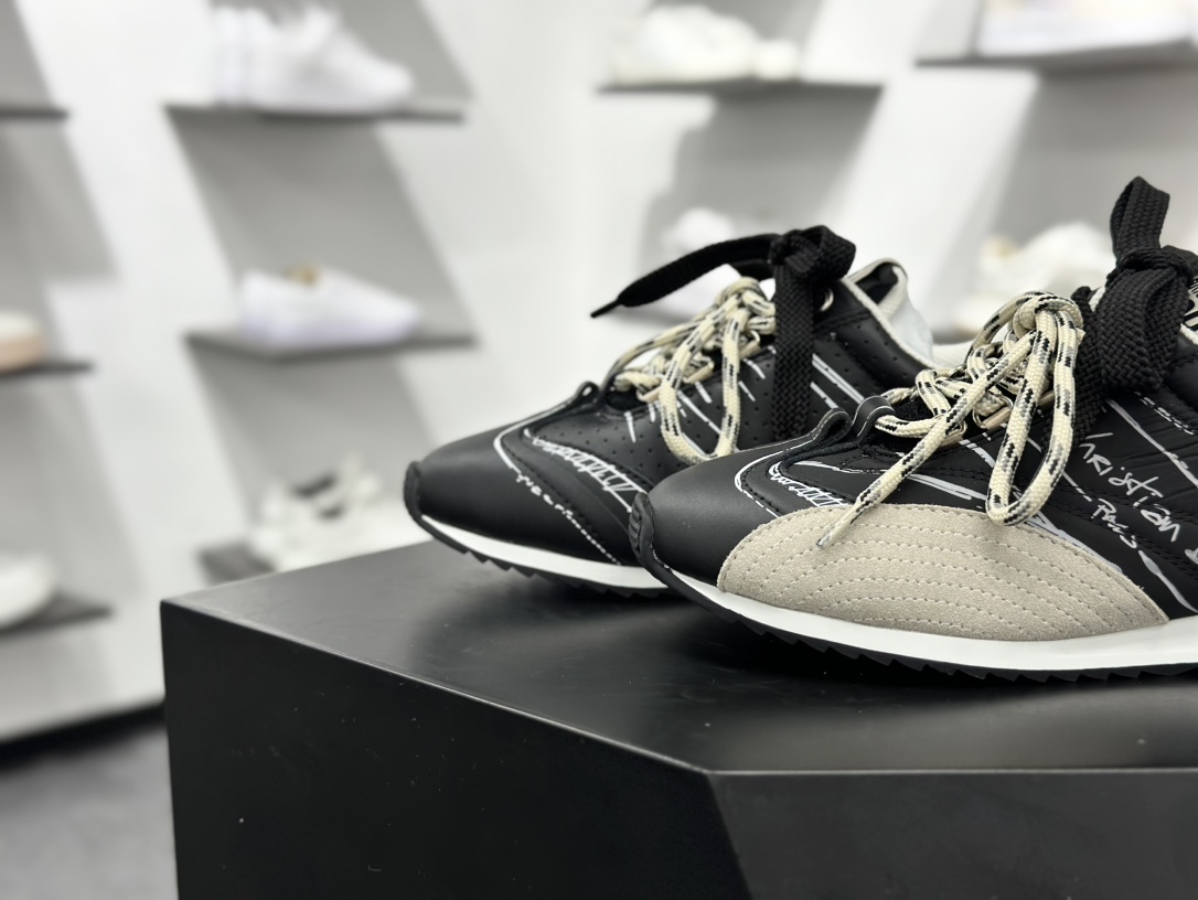 400 迪奥/ Dior D-Sketch Sneakers”Dior Paris”素描系列低帮板鞋“黑灰银素描” KCK427MPA_S900