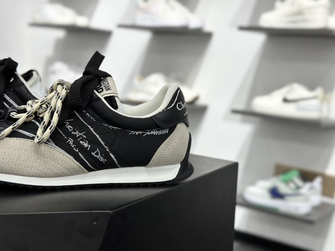 400 迪奥/ Dior D-Sketch Sneakers”Dior Paris”素描系列低帮板鞋“黑灰银素描” KCK427MPA_S900