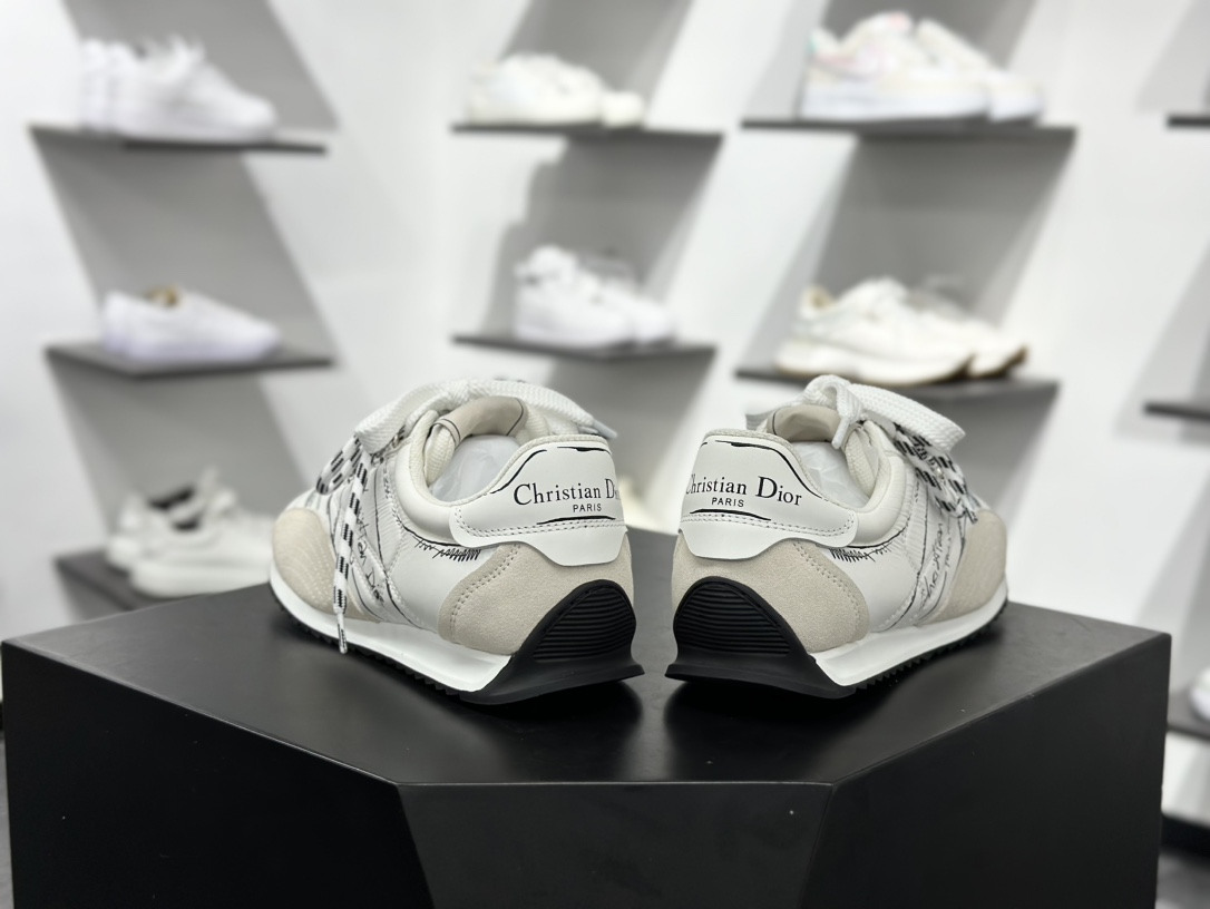 400 迪奥/ Dior D-Sketch Sneakers”Dior Paris”素描系列低帮运动板鞋 KCK427MPA_S10W