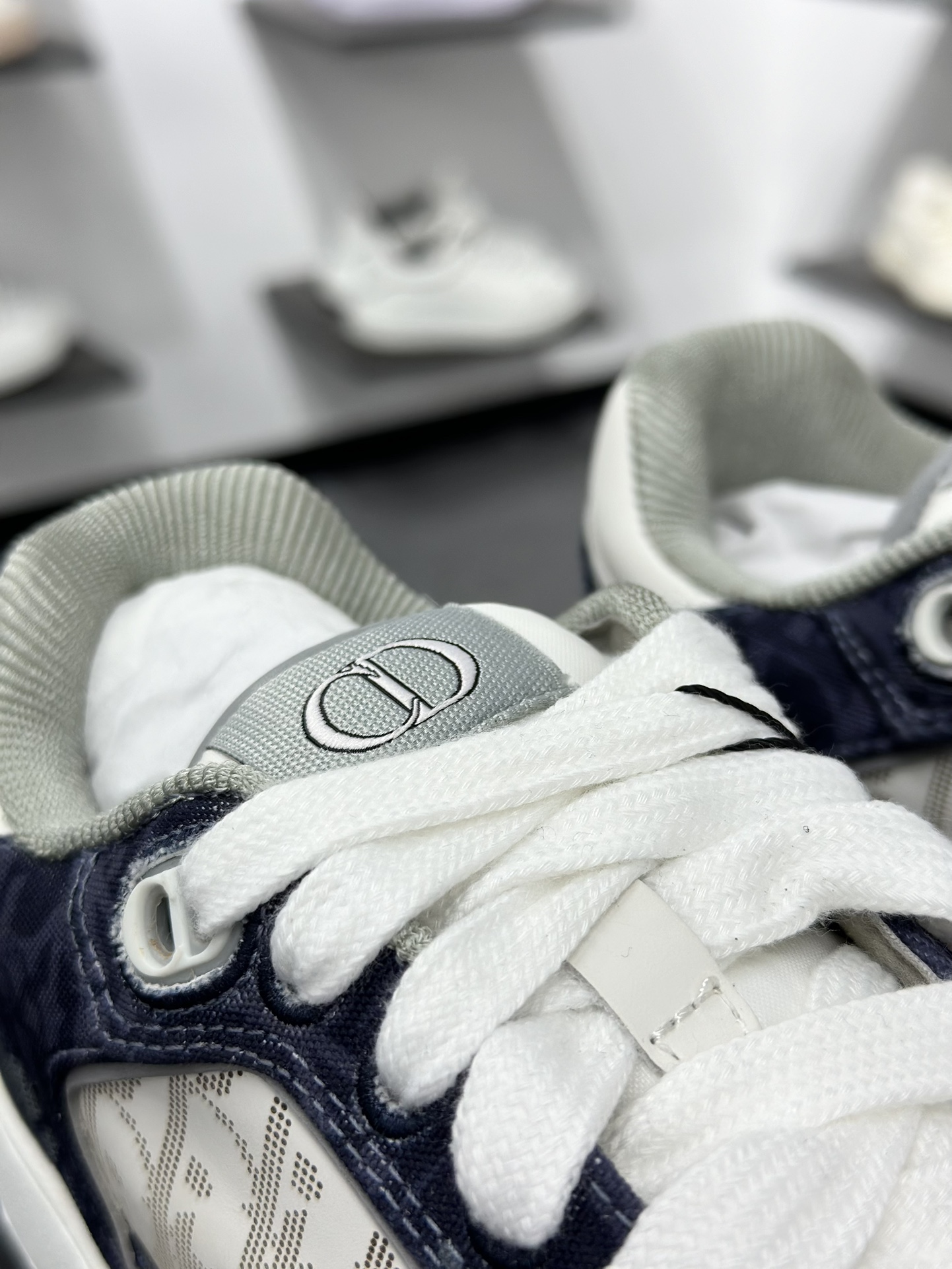 400 迪奥/Dior B27 Oblique Galaxy Low Top Sneakers B27系列低帮板鞋“牛仔深蓝白CD重影涂鸦” 3SN272ZWZ_H580