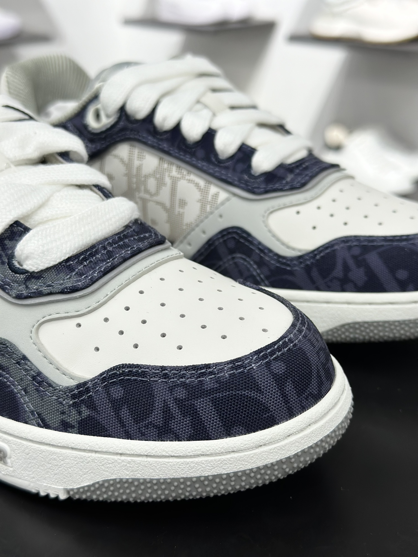 400 迪奥/Dior B27 Oblique Galaxy Low Top Sneakers B27系列低帮板鞋“牛仔深蓝白CD重影涂鸦” 3SN272ZWZ_H580