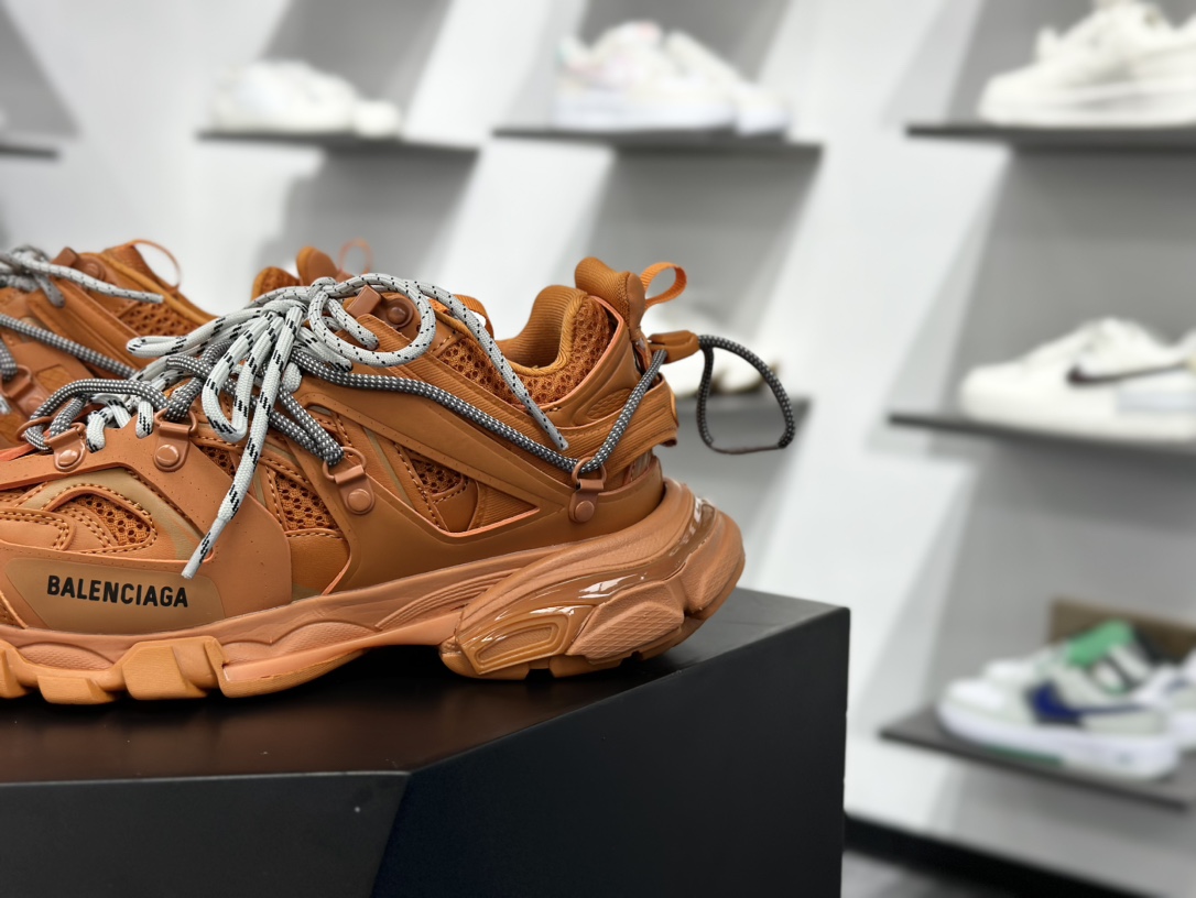 480 巴黎世家BALENCIAGA Track Trainers 3.0代复古野跑姥爹潮流百搭慢跑鞋    800590 WTRHK 7000
