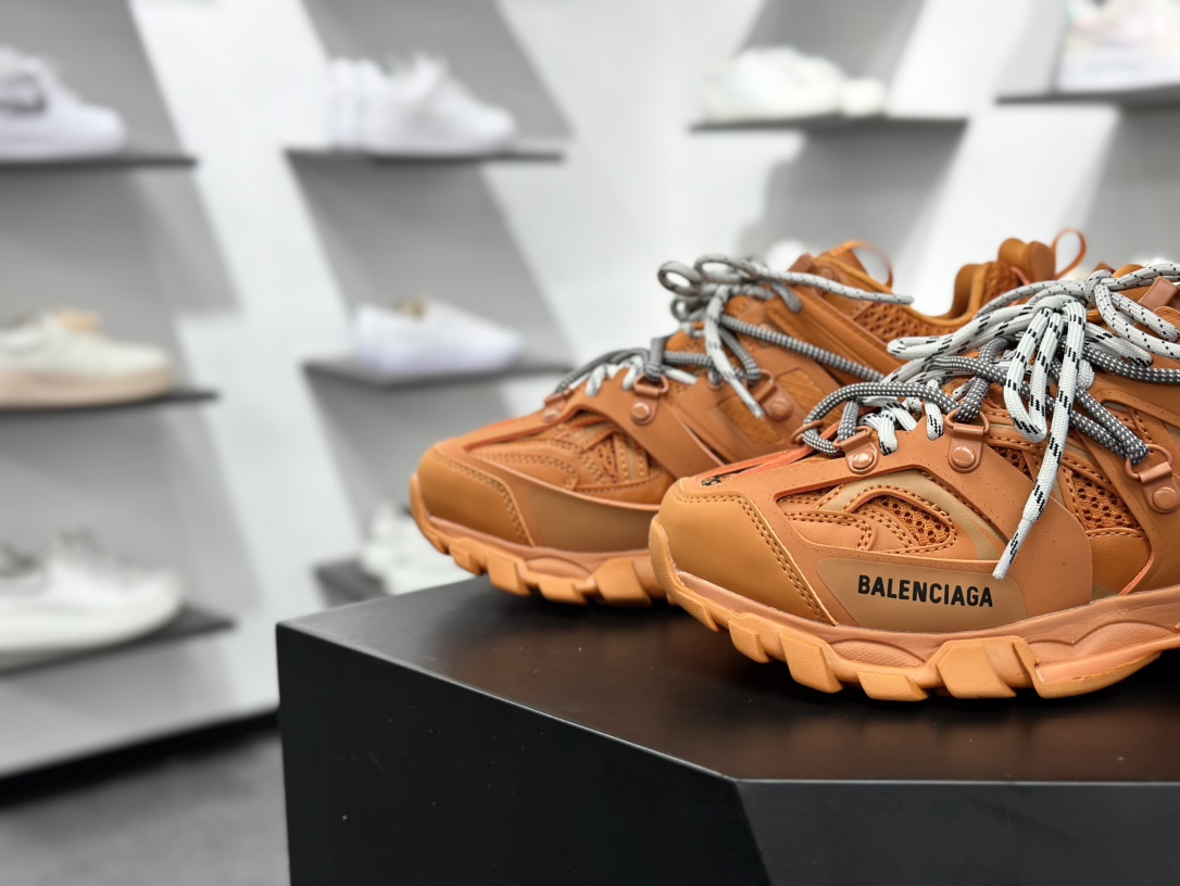 480 巴黎世家BALENCIAGA Track Trainers 3.0代复古野跑姥爹潮流百搭慢跑鞋    800590 WTRHK 7000