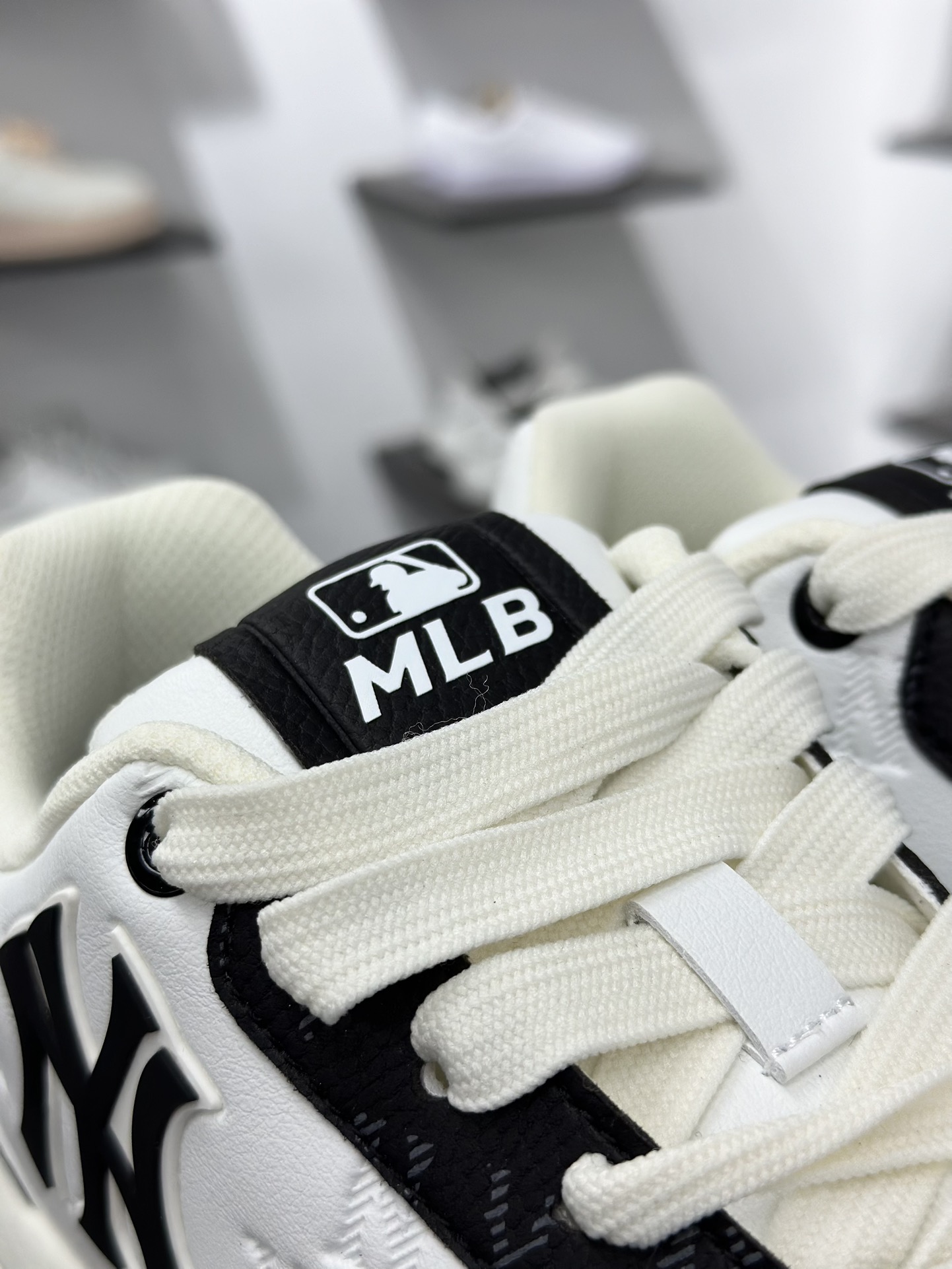 180 MLB Chunky Liner 学长鞋 增高厚底板鞋 黑白   3ASXM075N（GP002）