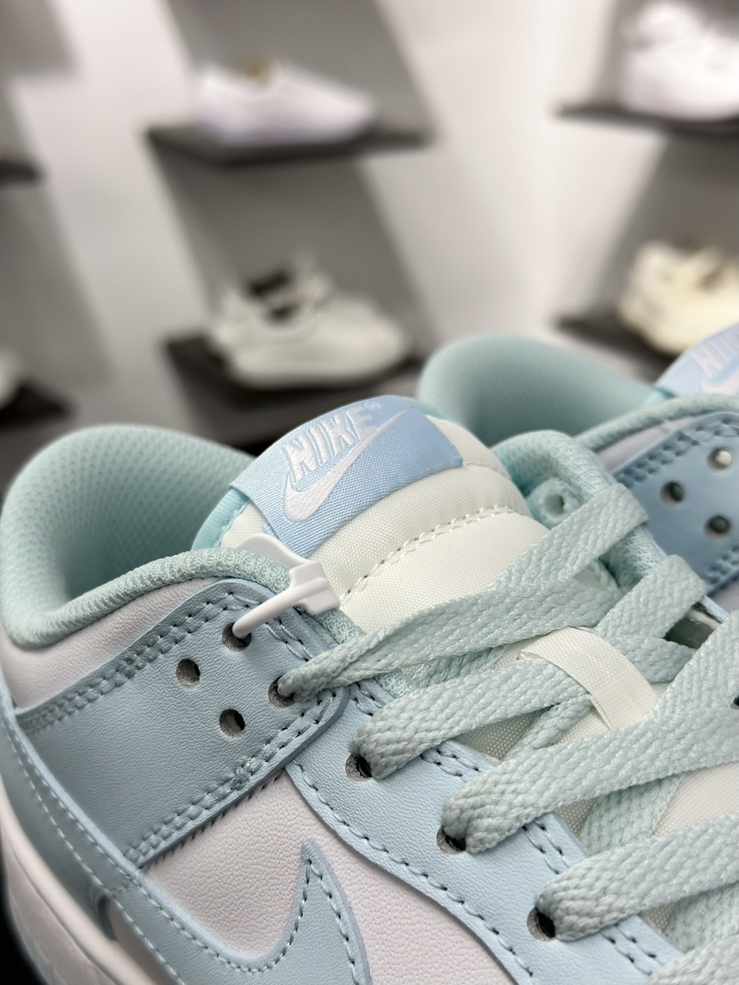 200 NIKE SB Dunk Low 海盐蜜桃 蓝白粉   FB9109-105