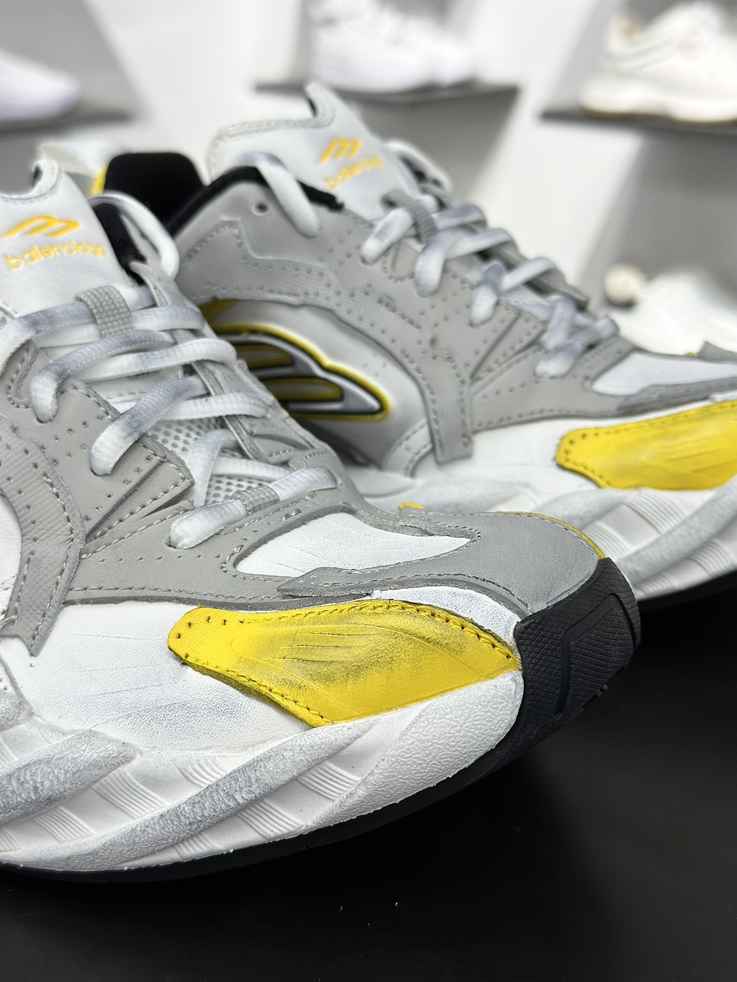 420 巴黎世家BALENCIAGA Monday Sneaker 星期一系列低帮复古阔型厚底底姥爹运动鞋“浅灰白黄做旧”825418 WDWTS 1971