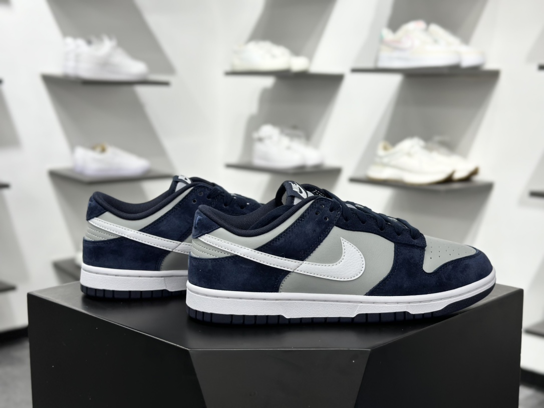 220 NIKE SB Dunk Low    IB3079-400