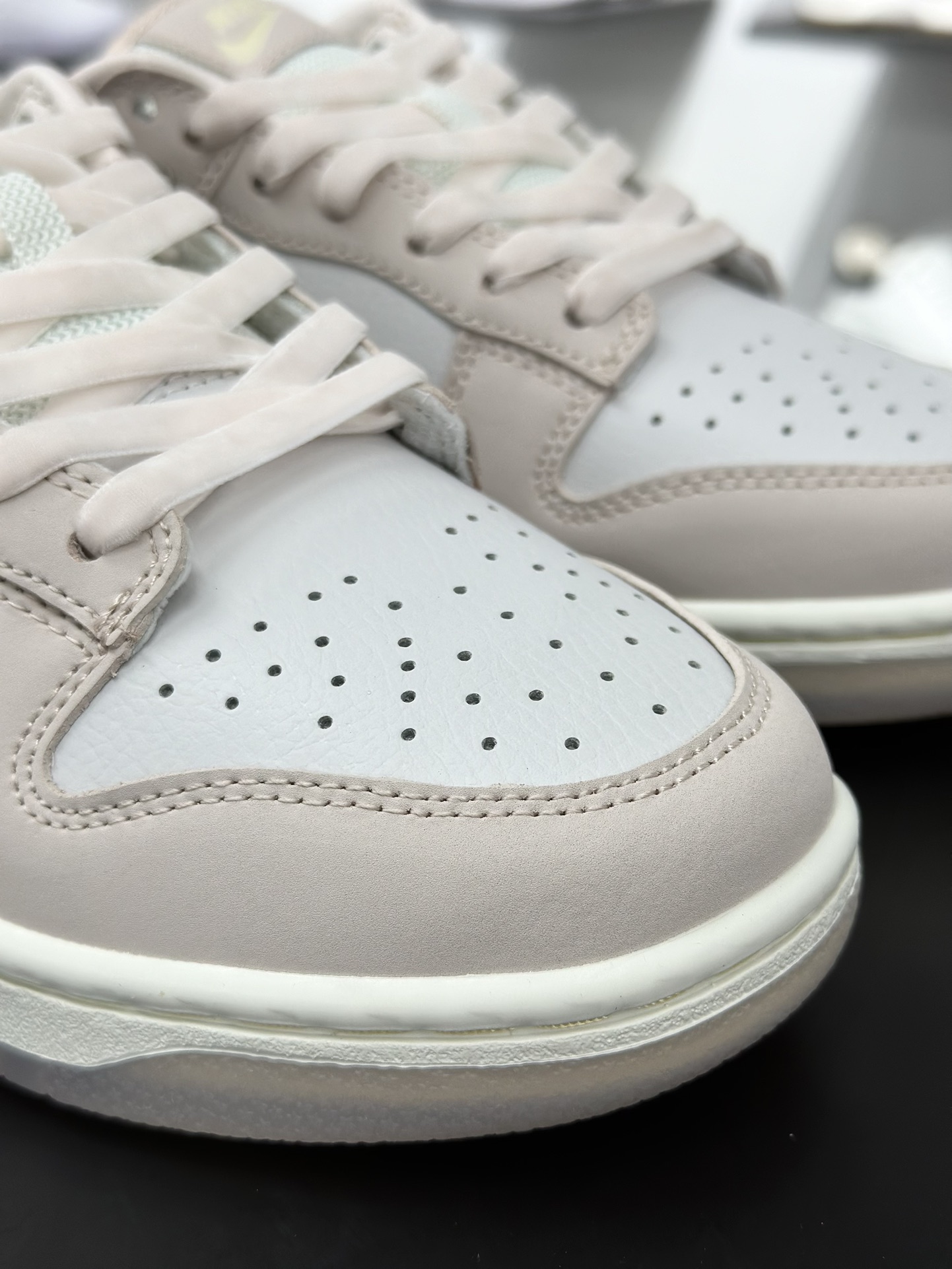 200 NIKE SB Dunk Low ”Light Soft Pink” 粉色   FB7901-601