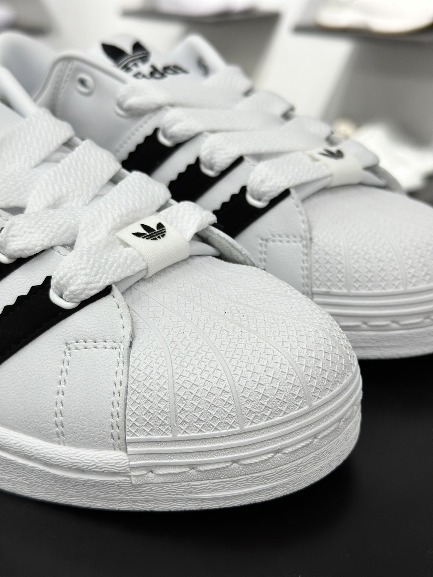 150 阿迪达斯Adidas Gazelle Indoor Trainers 羚羊内训系列低帮板鞋“黑米白编织”JI2755