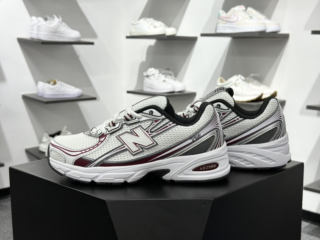 200  New Balance MR740 NB新百伦系列复古老爹风休闲运动慢跑鞋  U740RD2