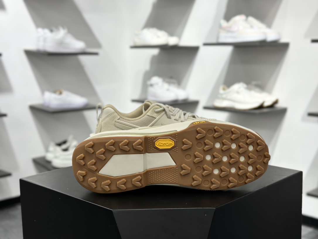 300 Sacai x Nike Zegamadome SP 联名款 机能风休闲运动鞋  HQ8618-101