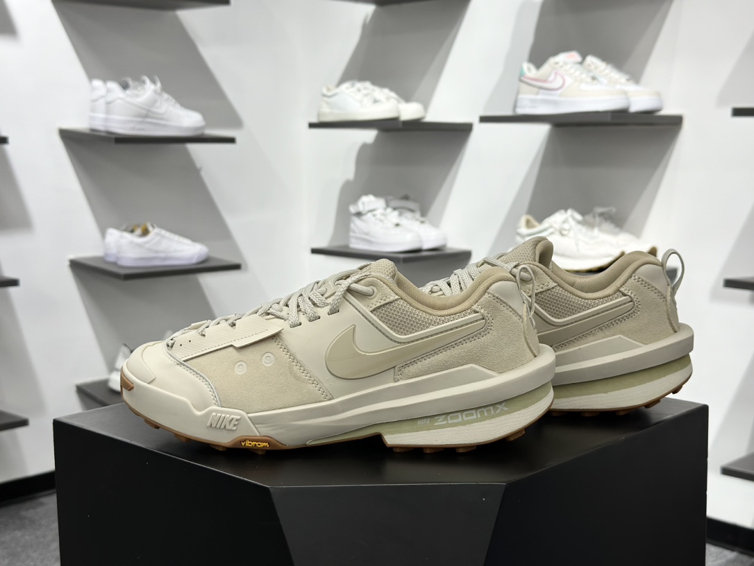 300 Sacai x Nike Zegamadome SP 联名款 机能风休闲运动鞋  HQ8618-101