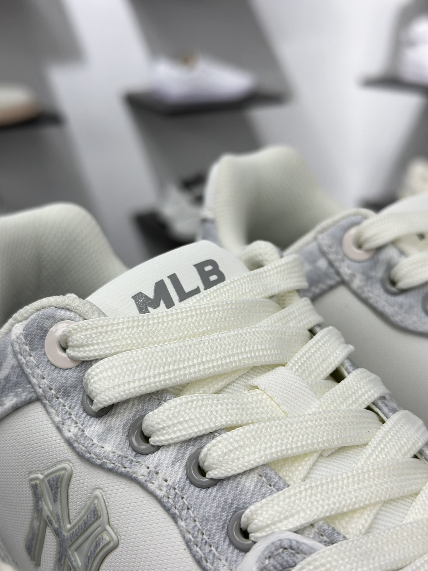 180 MLB Chunky Liner 学长鞋 增高厚底板鞋 灰色  3ASXS015N（GP002）
