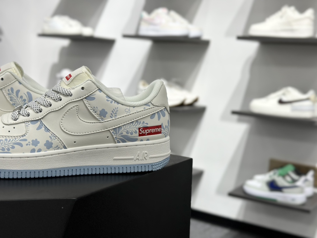260 Nike Air Force 1 Low 07 x Supreme 白蓝青花瓷满天星  XX3168-137