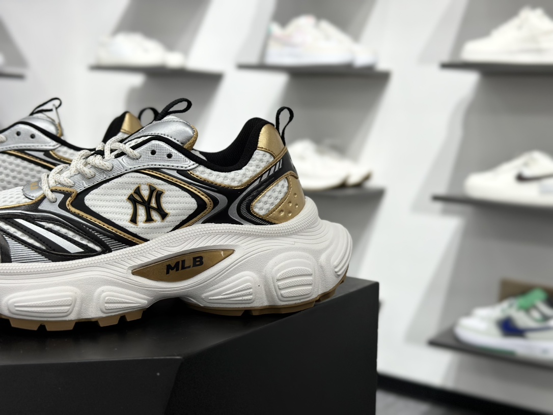 200 New York Yankees x MLB Winner Chunky 优胜者系列低帮慢跑鞋“银白金NY” 3ASHWD15N-50GOL