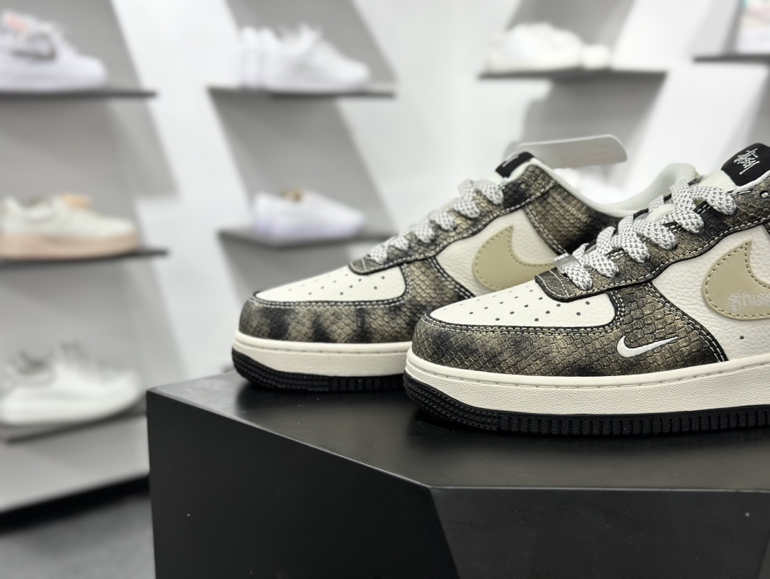260 Nike Air Force 1'07 Low 斯图西联名 渐变蛇纹 空军一号低帮休闲板鞋 XS1958-556