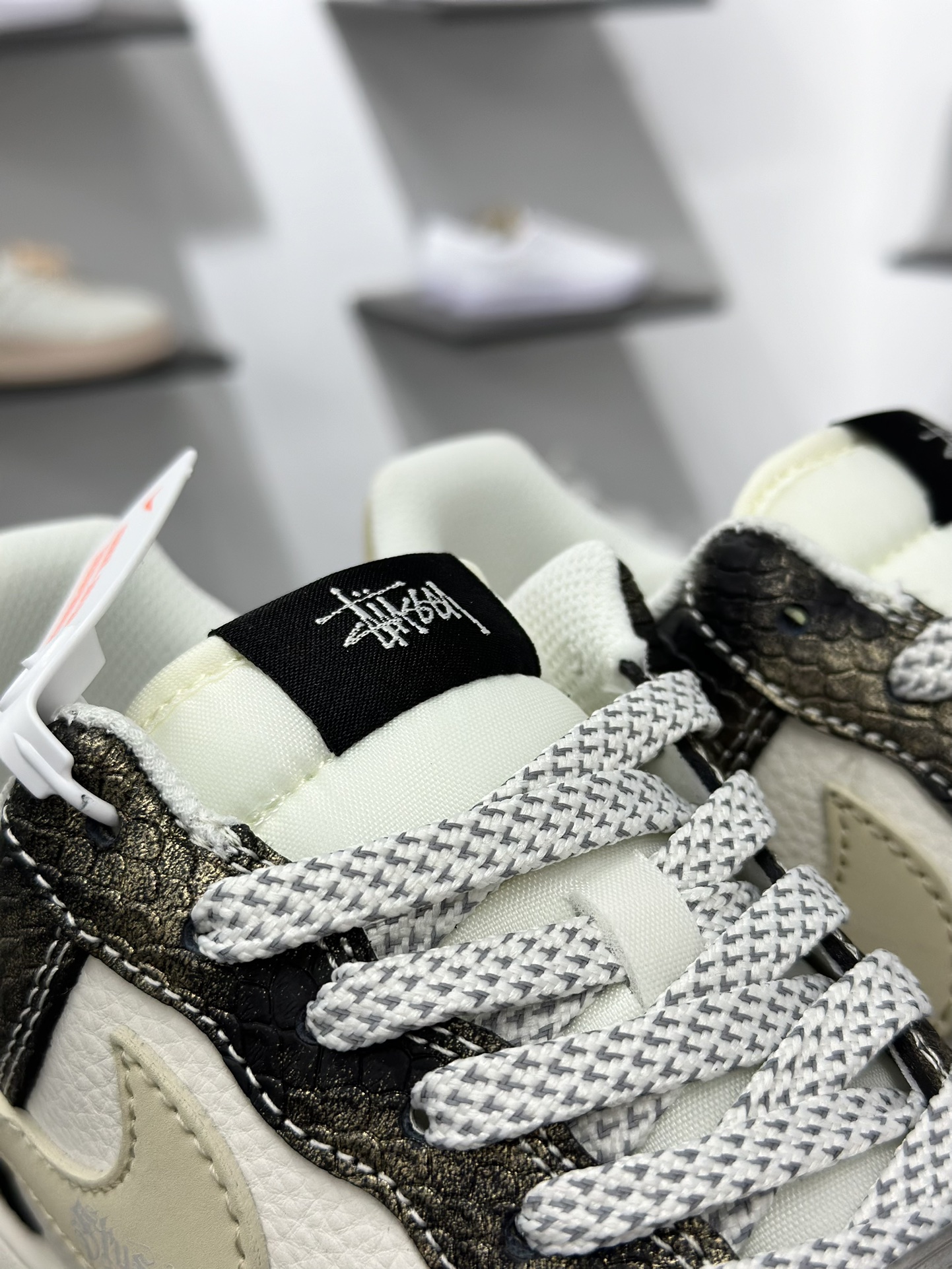 260 Nike Air Force 1'07 Low 斯图西联名 渐变蛇纹 空军一号低帮休闲板鞋 XS1958-556