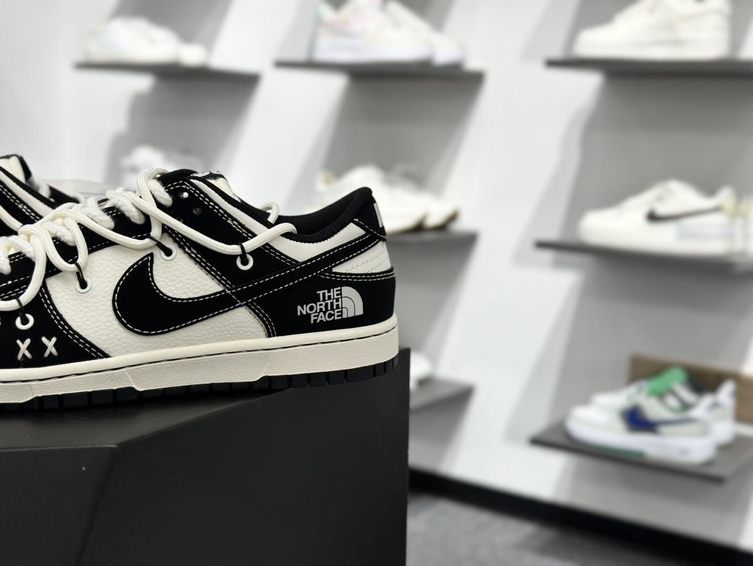 300 Nike SB Dunk Low x The North Face x CDG 黑白麻绳绑带  YX5066-287
