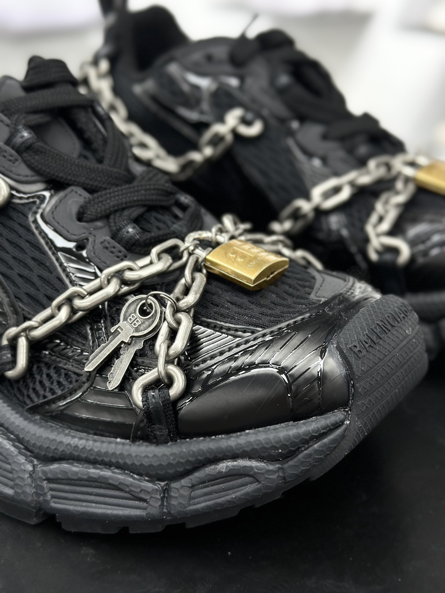 560 Balenciaga巴黎世家 3xl 加绒 黑色 全套数据私模 正确手工做旧   825622 W3XPL 1882