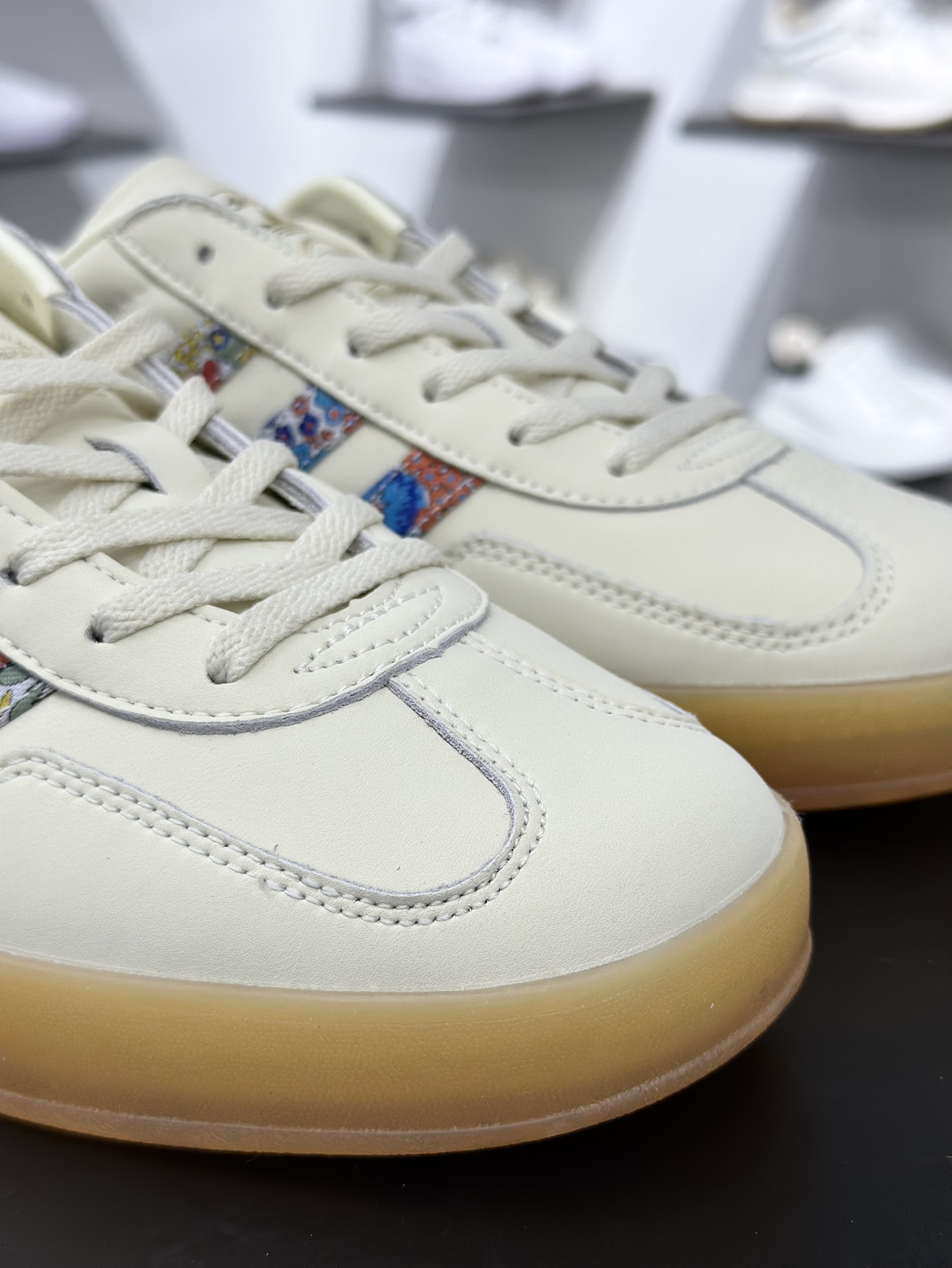 180 adidas Originals Gazelle INdoor 米色 三叶草休闲防滑耐磨低帮板鞋  JH7370