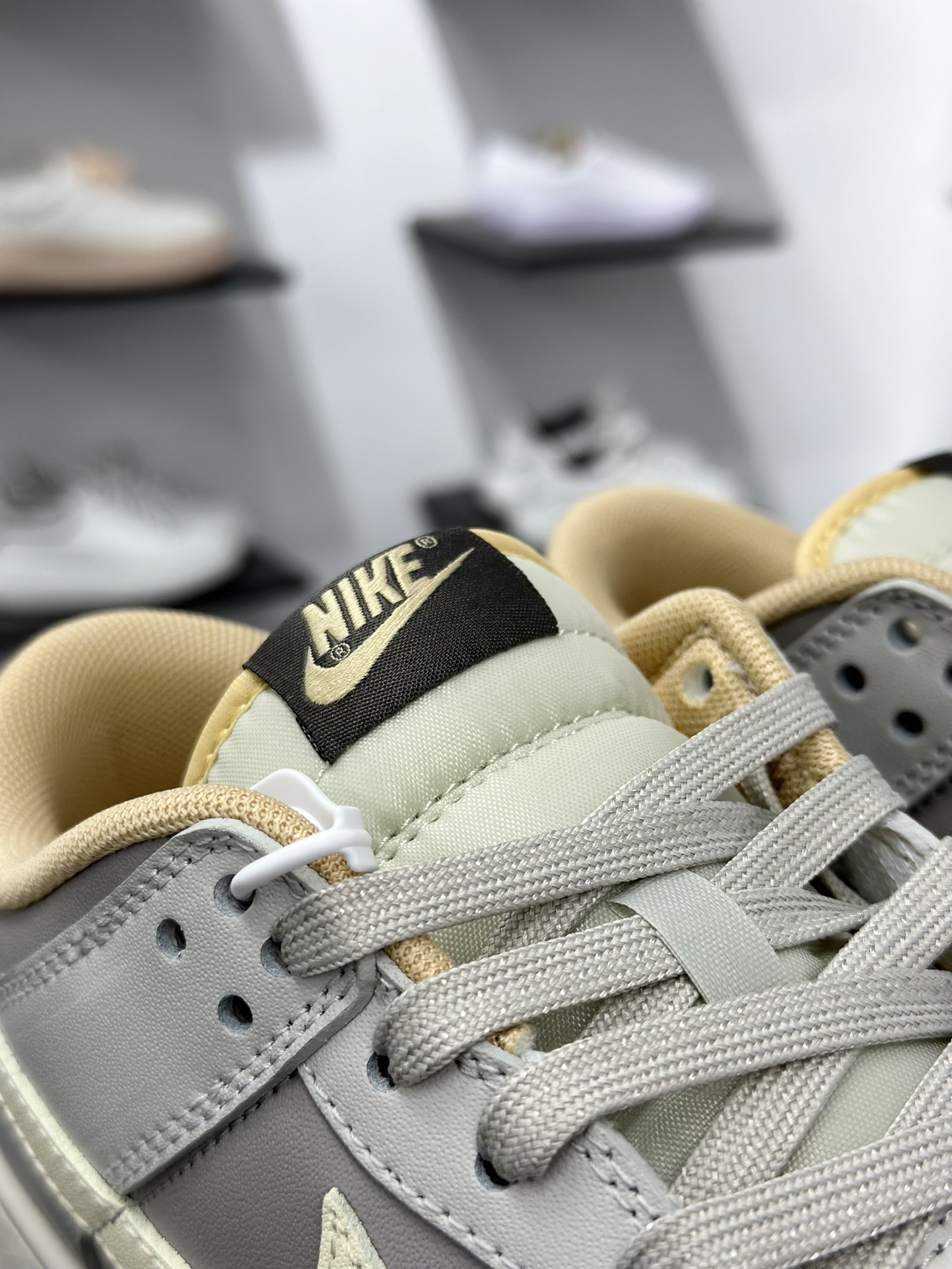 NIKE SB Dunk Low LIGHT BONE 灰色 IB4503-072