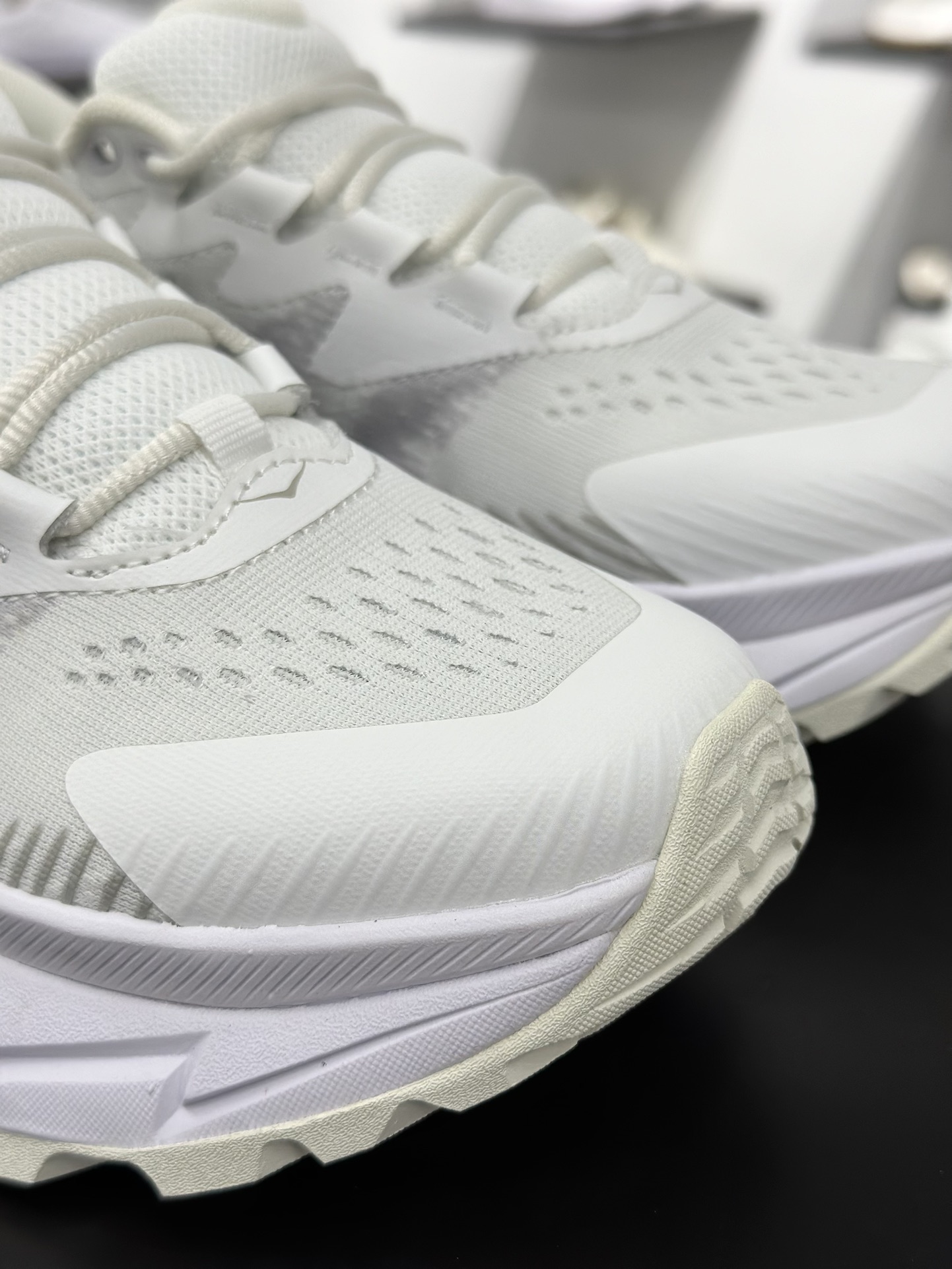 HOKA ONE ONE Skyline-Float X 动感系列 舒适减震防滑低帮跑鞋 1153350