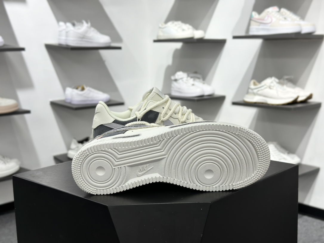 Nike Air Force 1 Low 07 x KAWS 白黑绑带 SL 888833