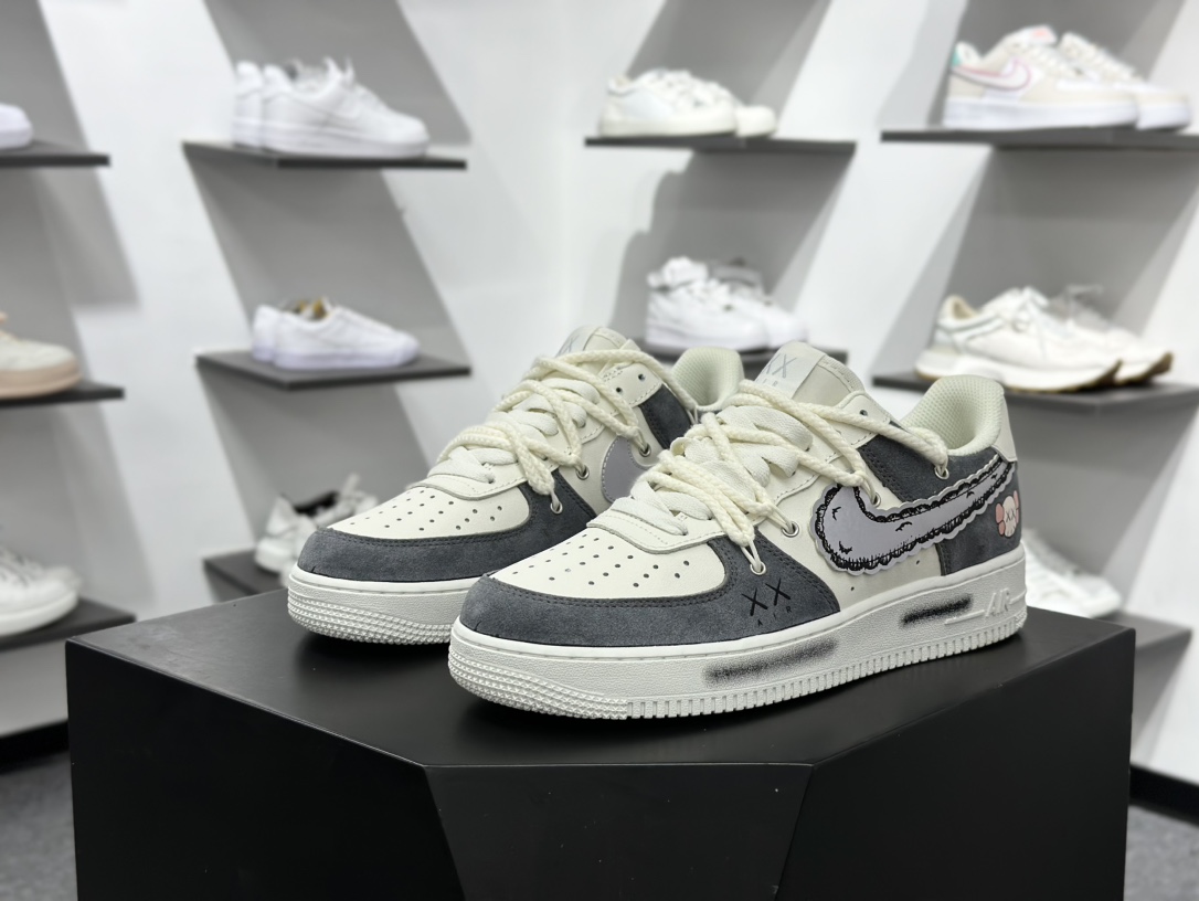 Nike Air Force 1 Low 07 x KAWS 白黑绑带 SL 888833