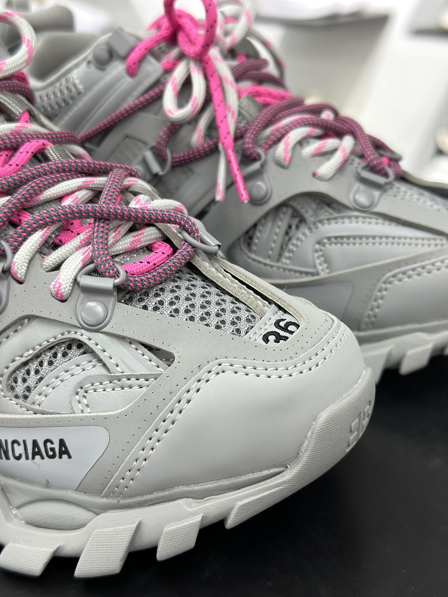 巴黎世家Balenciaga Track Trail Laces Sneakers 3.0代绑绳系列慢跑鞋“水泥灰冷灰粉绑绳”800590 WTRHK 1013