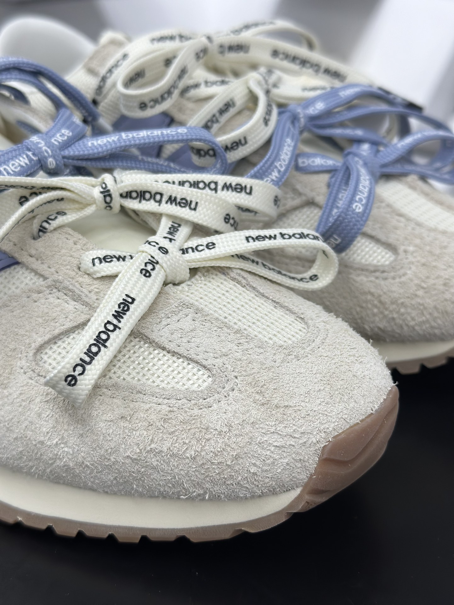 New Balance NB 471系列 471鞋款特别附赠两双带有品牌标识的限定配色鞋带 U471AA