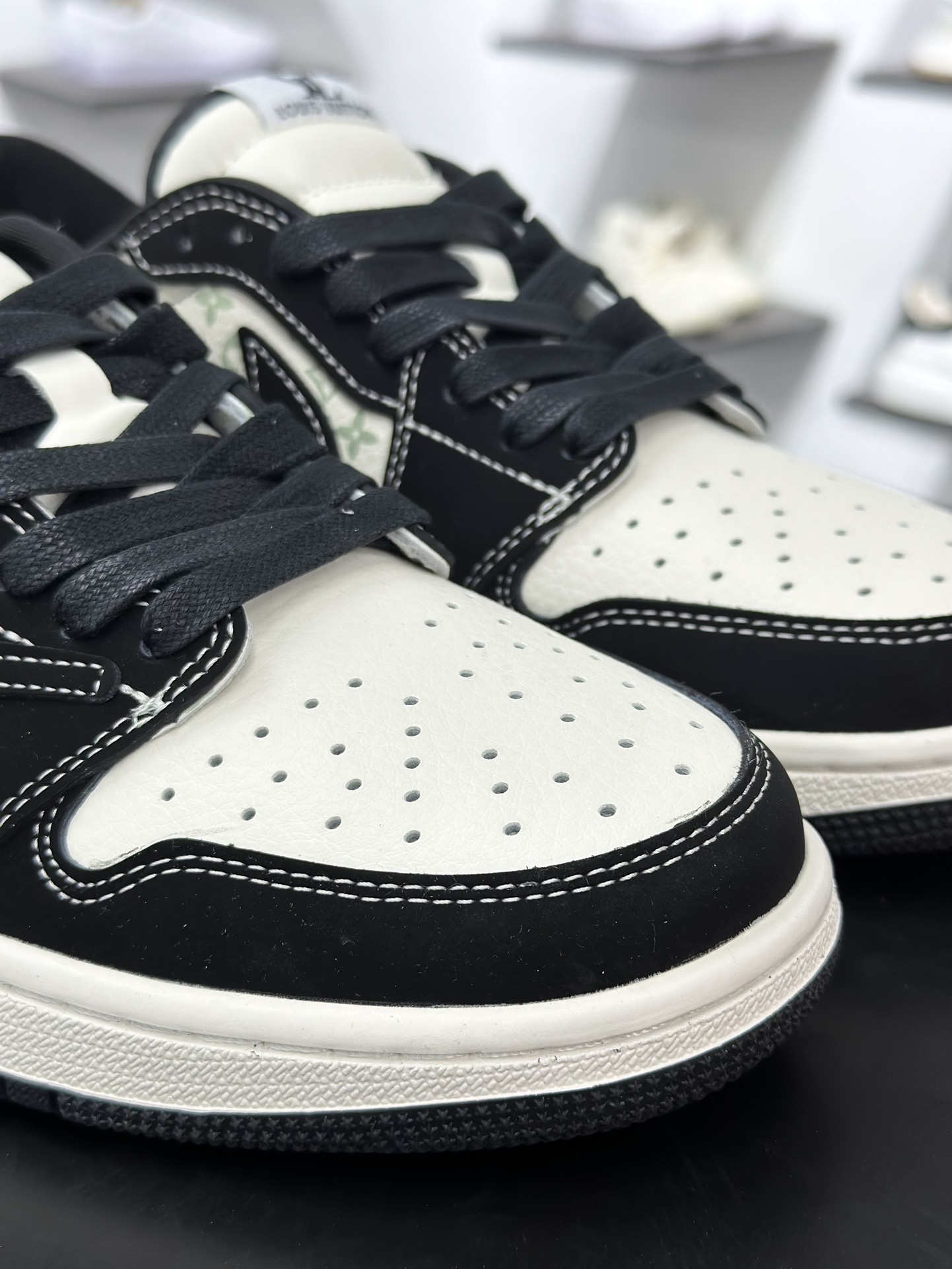 Air Jordan AJ1 Low X LV 低帮联名定制配色