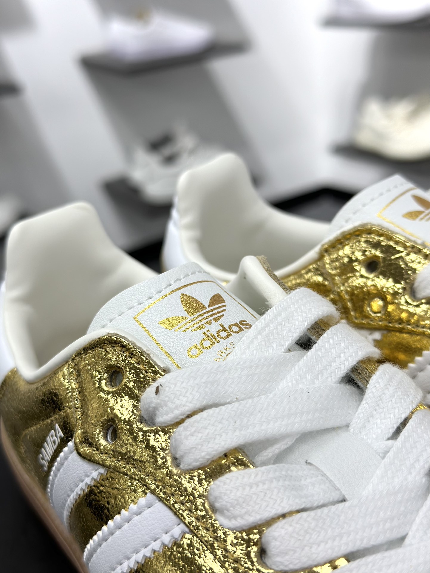 200 Adidas Samba 复古桑巴板鞋 KI5719