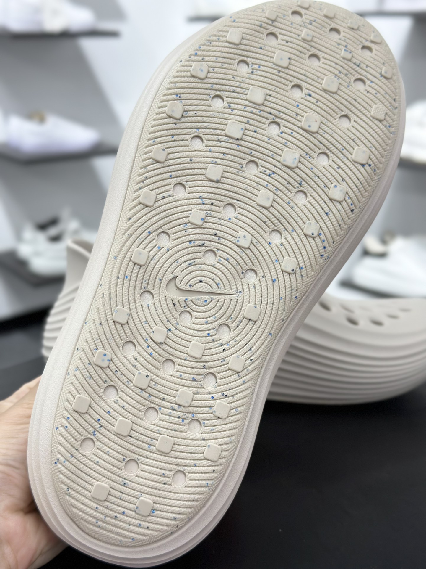 120 Nike ReactX Rejuven8 一脚蹬夏日穿搭凉鞋香槟金 HV5060-100