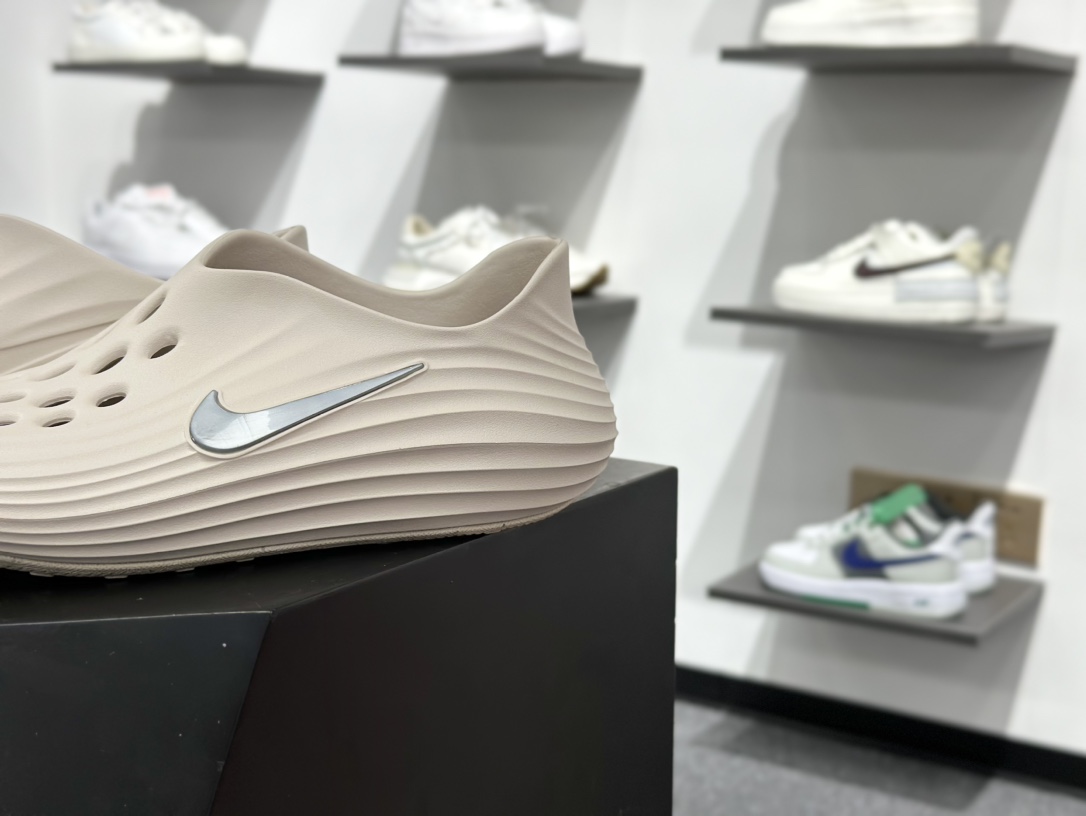 120 Nike ReactX Rejuven8 一脚蹬夏日穿搭凉鞋香槟金 HV5060-100