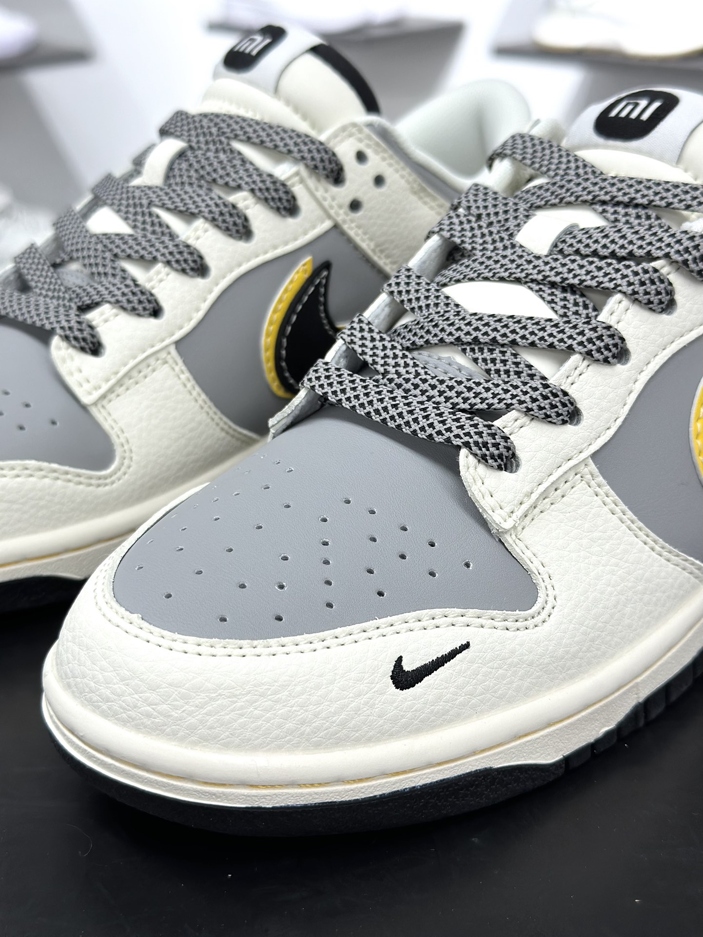 280 Nike SB Dunk Low 小米Su7联名 XX3168-166