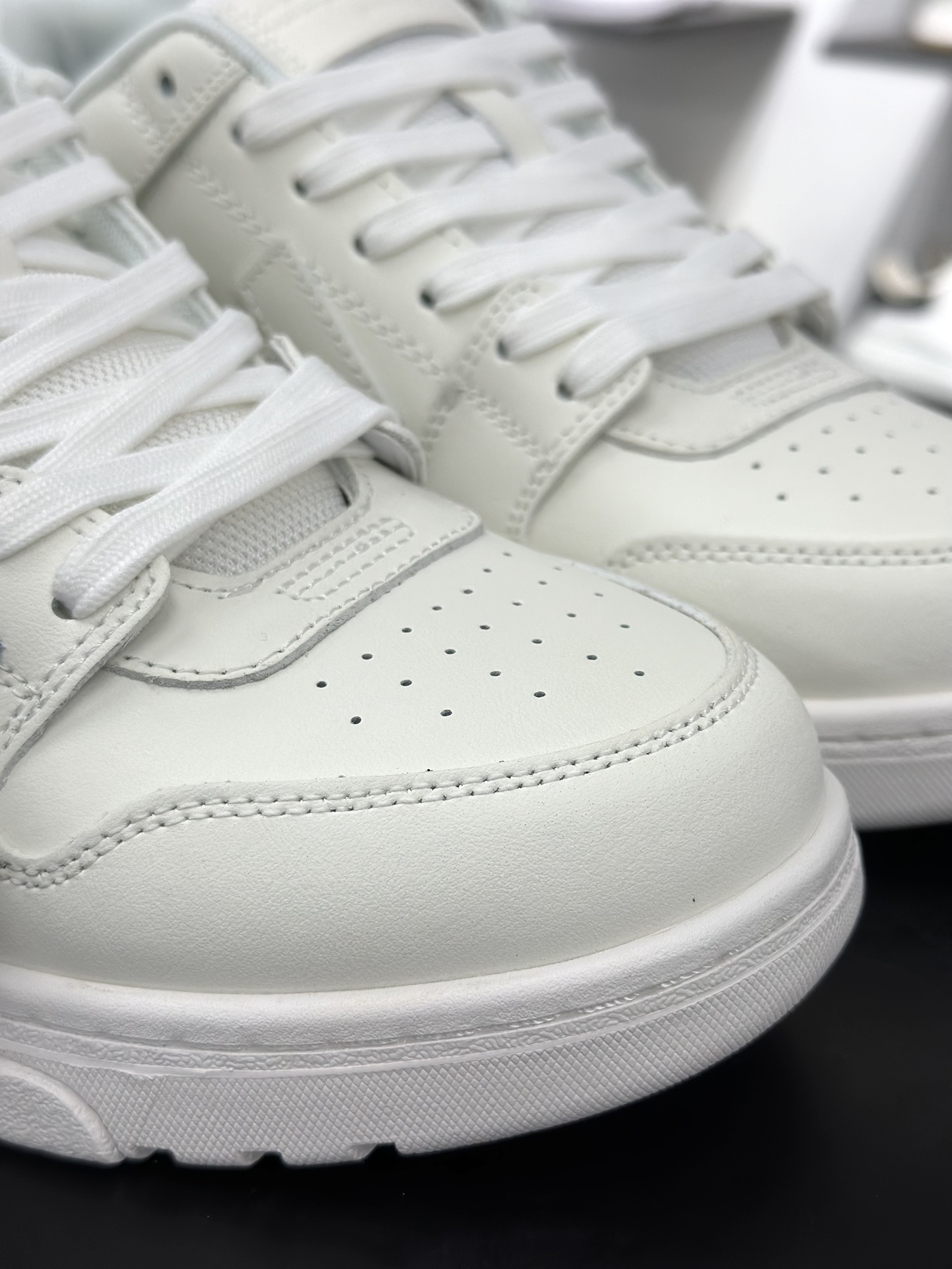 380 Off-White 2024年OW最新款跑鞋