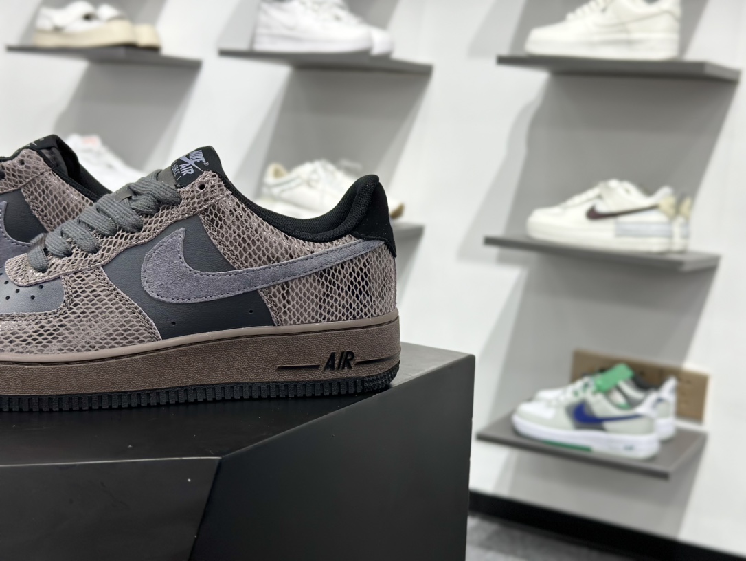 200 Nike Air Force 1 Low 07 黑灰 HF2898-001