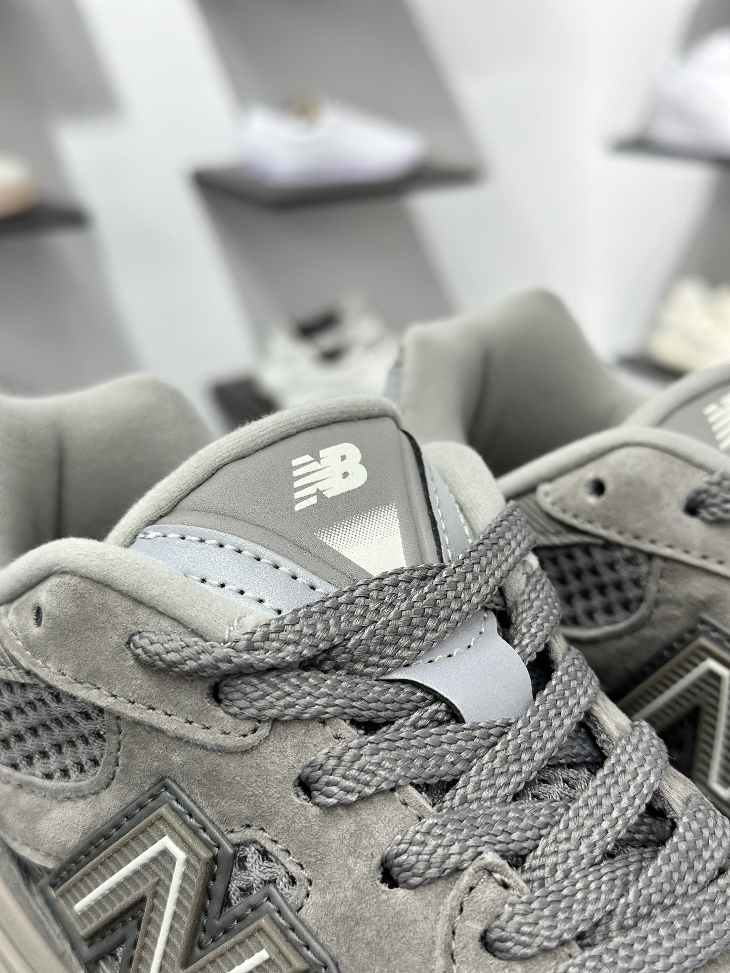 260 New Balance ”Protection Pack” 2002系列 雨云灰 复古休闲跑步鞋 M2002RC