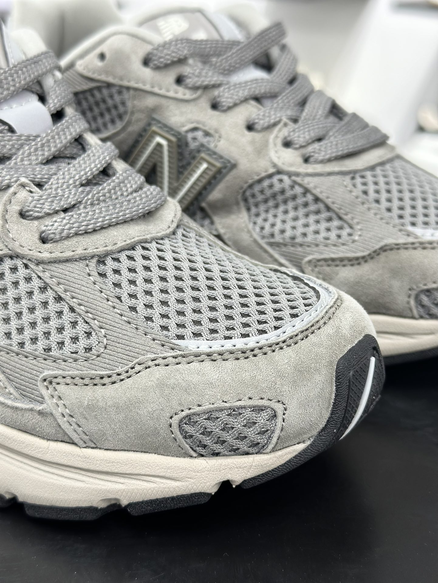 260 New Balance ”Protection Pack” 2002系列 雨云灰 复古休闲跑步鞋 M2002RC