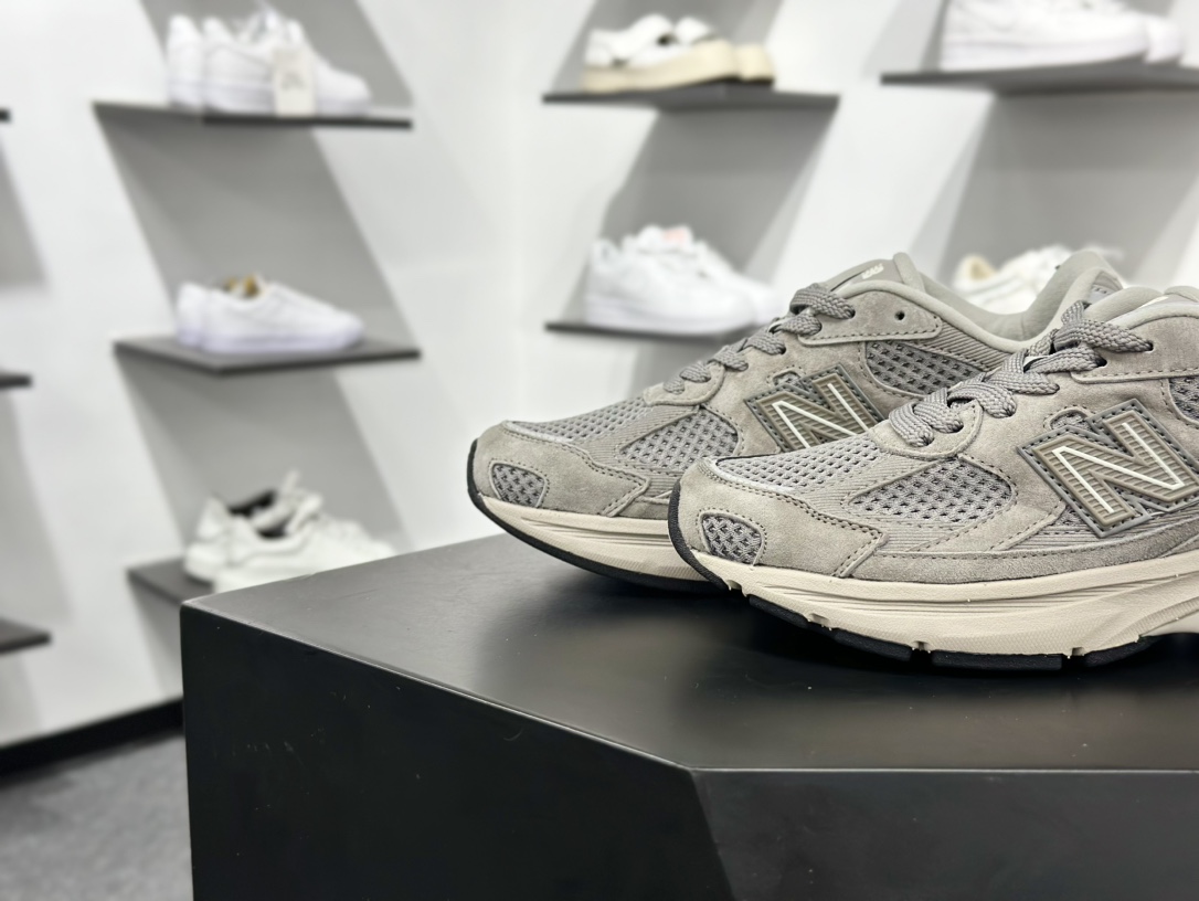 260 New Balance ”Protection Pack” 2002系列 雨云灰 复古休闲跑步鞋 M2002RC