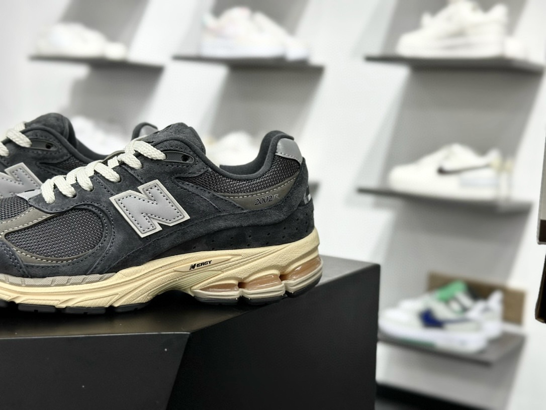 New Balance ”Protection Pack” 2002系列 雨云灰 复古休闲跑步鞋 M2002RHO