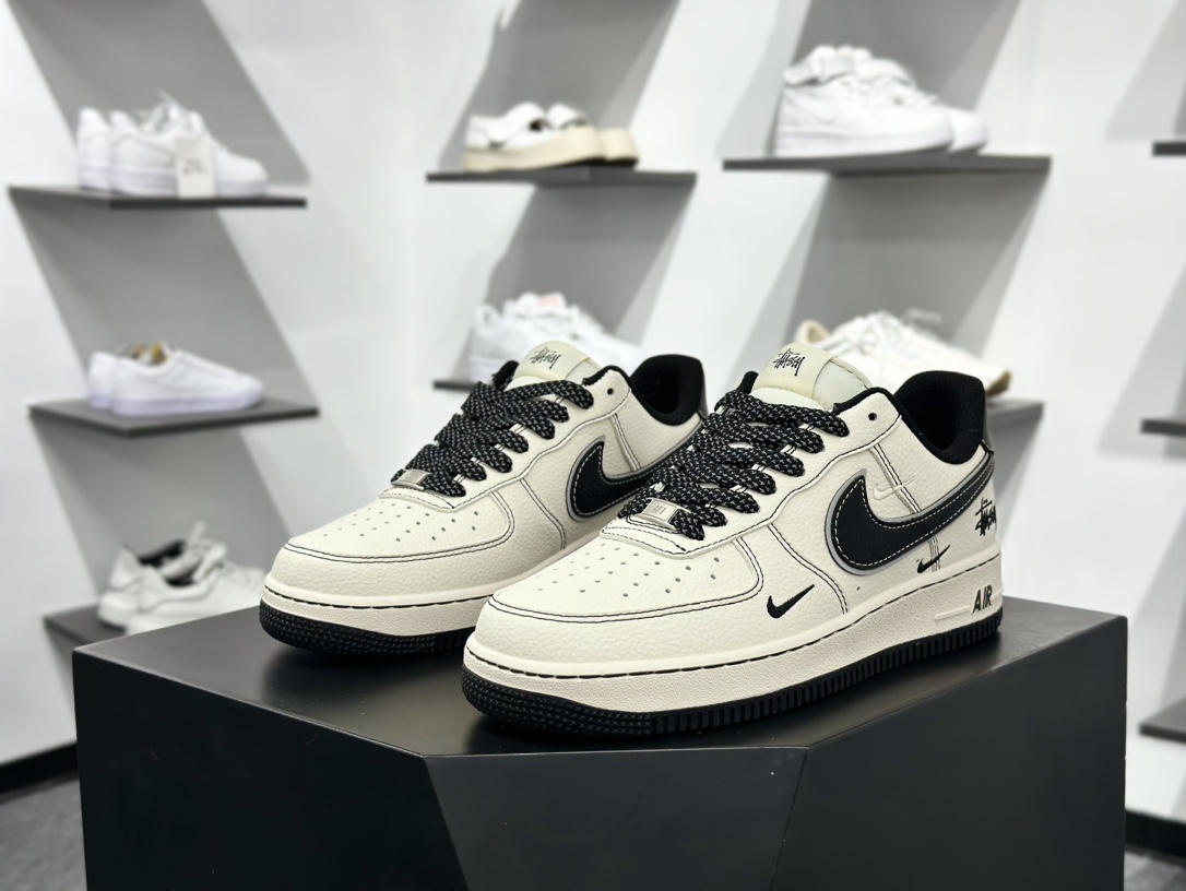 260 Nike Air Force 1 Low 07 x Stussy 白黑三小钩满天星 HH7518-059